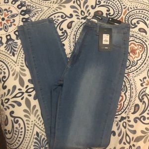 High waisted denim jeans !